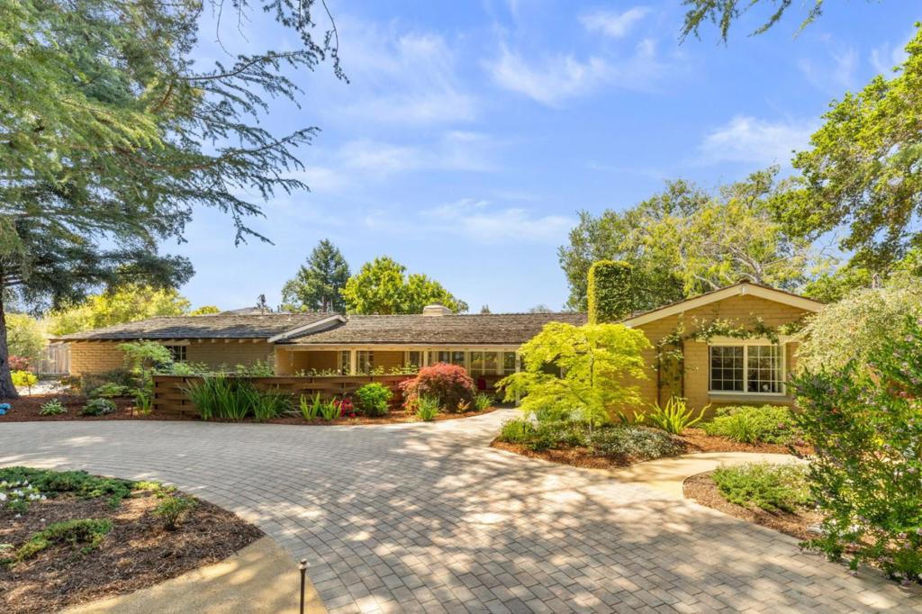 690 Torwood Lane