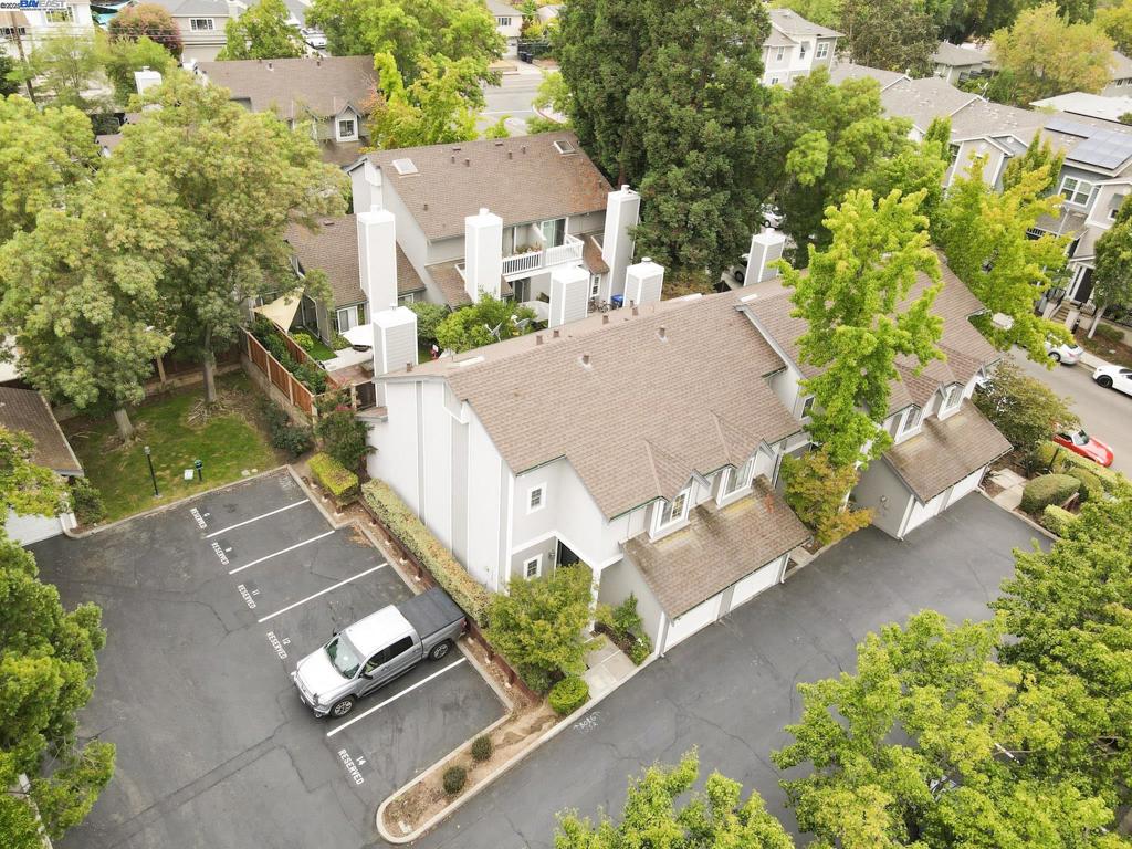 BIRCH CREEK - Residential