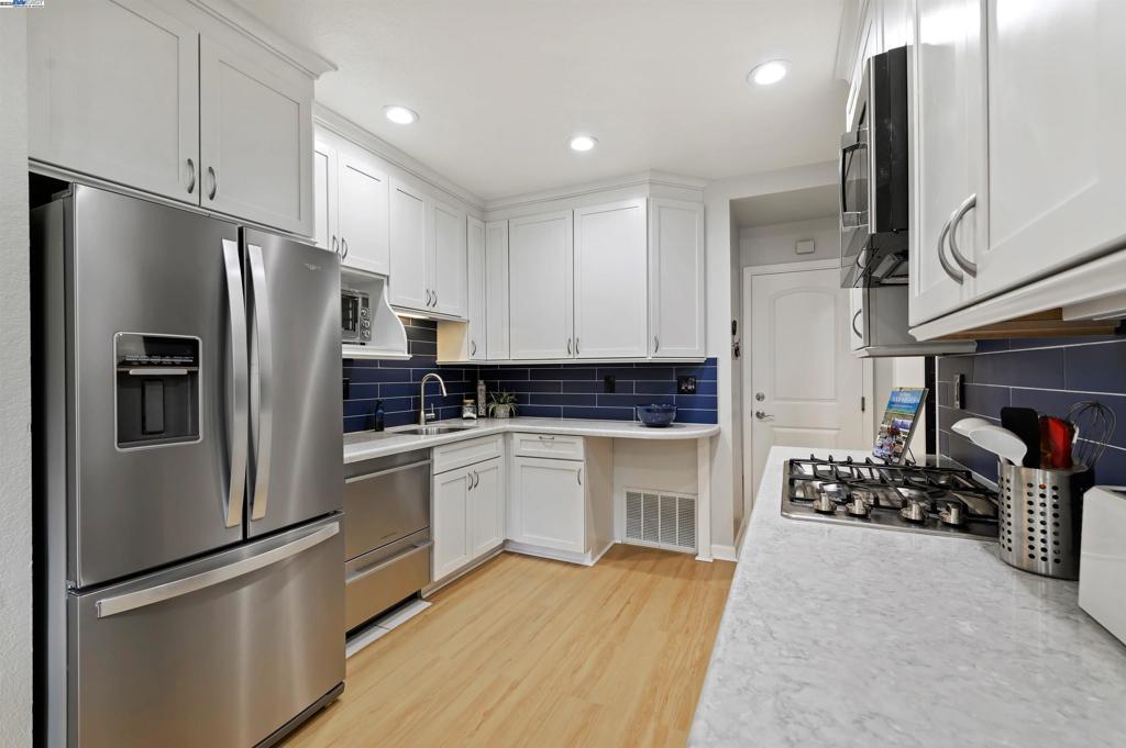BIRCH CREEK - Residential