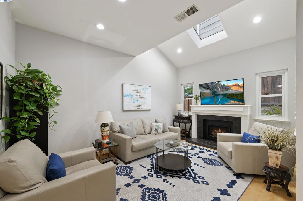 BIRCH CREEK - Residential