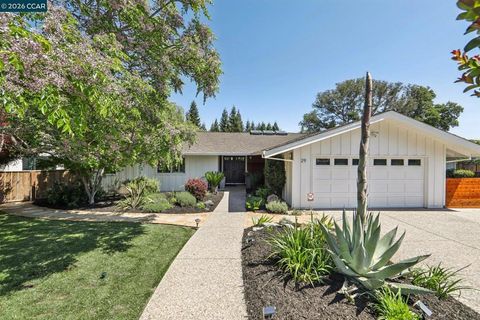 Photo of 29 Winslow Pl Pl, Moraga, CA 94556 (MLS # 41131424)