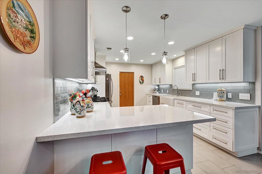 8055 Cinnabar Dr