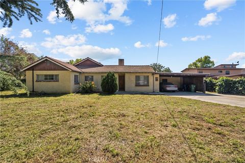 Photo of 10514 Penrose St, Sun Valley, CA 91352 (MLS # SR26052758)