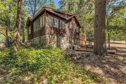 Photo of 54039 Montgomery St, Idyllwild, CA 92549 (MLS # SW25201077)