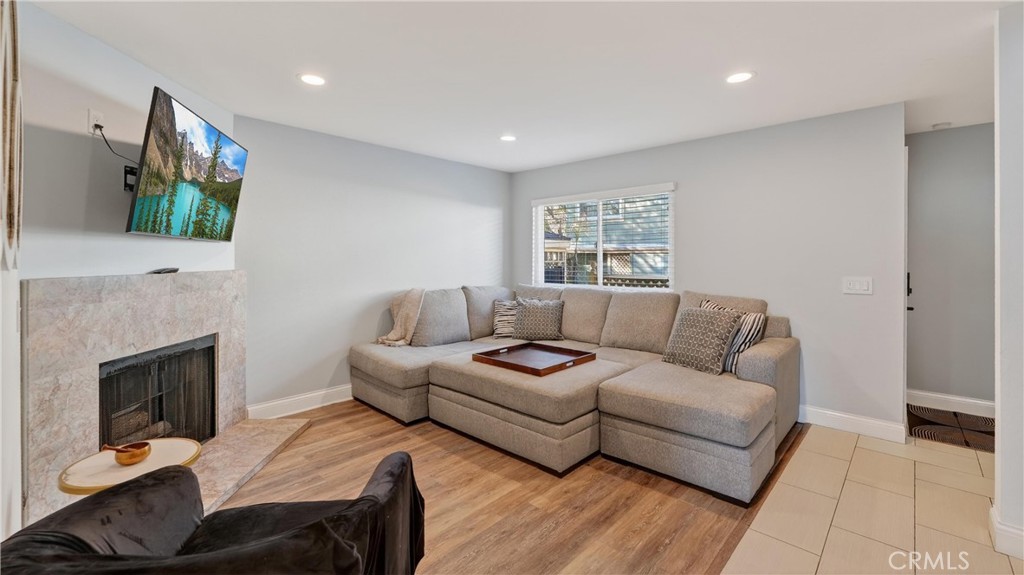 809 N Spurgeon Street 2