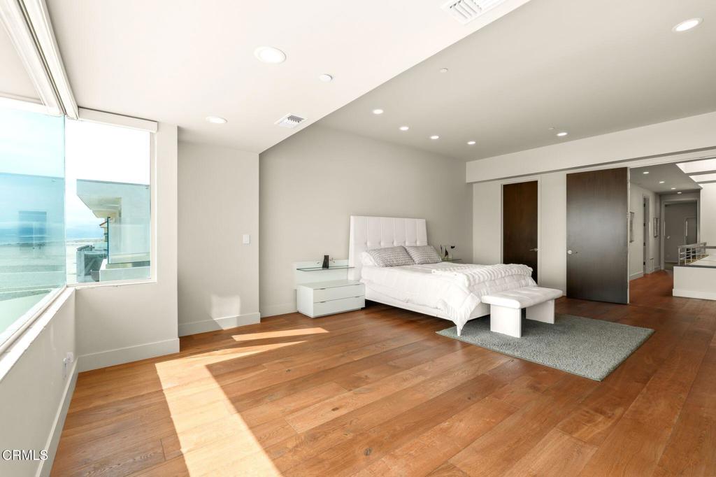 827 Mandalay Beach Rd, Oxnard, CA, 93035, USA, 3 Bedrooms Bedrooms, ,4 BathroomsBathrooms,Residential,Active,827 Mandalay Beach Rd,V1-37091
