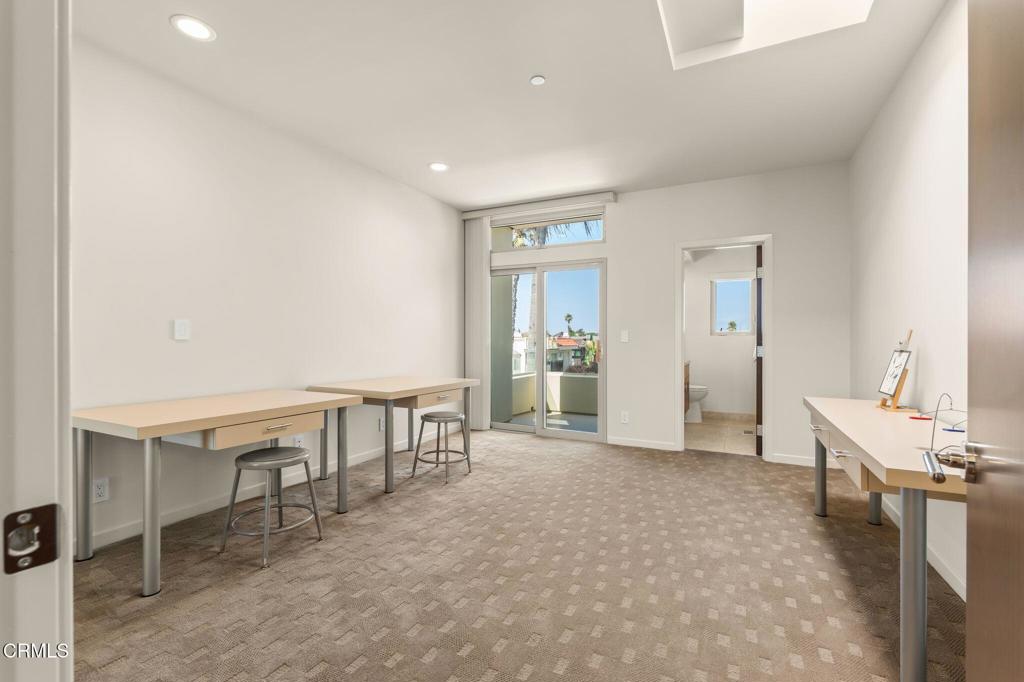 827 Mandalay Beach Rd, Oxnard, CA, 93035, USA, 3 Bedrooms Bedrooms, ,4 BathroomsBathrooms,Residential,Active,827 Mandalay Beach Rd,V1-37091