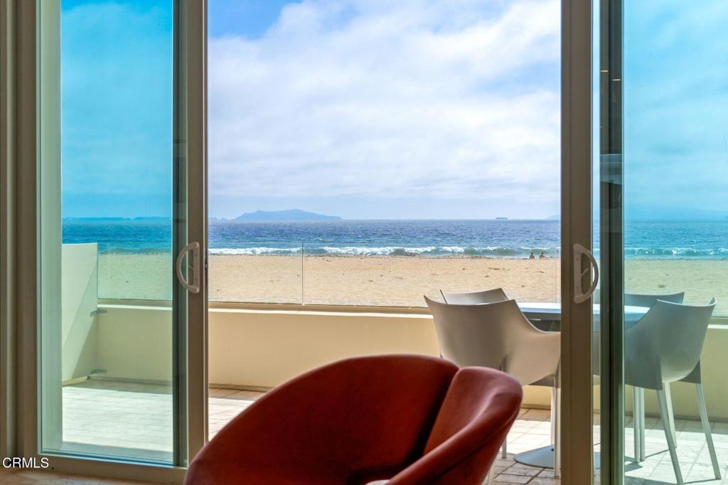 827 Mandalay Beach Rd, Oxnard, CA, 93035, USA, 3 Bedrooms Bedrooms, ,4 BathroomsBathrooms,Residential,Active,827 Mandalay Beach Rd,V1-37091