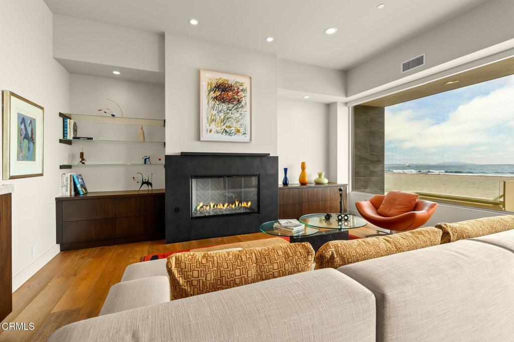 827 Mandalay Beach Rd, Oxnard, CA, 93035, USA, 3 Bedrooms Bedrooms, ,4 BathroomsBathrooms,Residential,Active,827 Mandalay Beach Rd,V1-37091