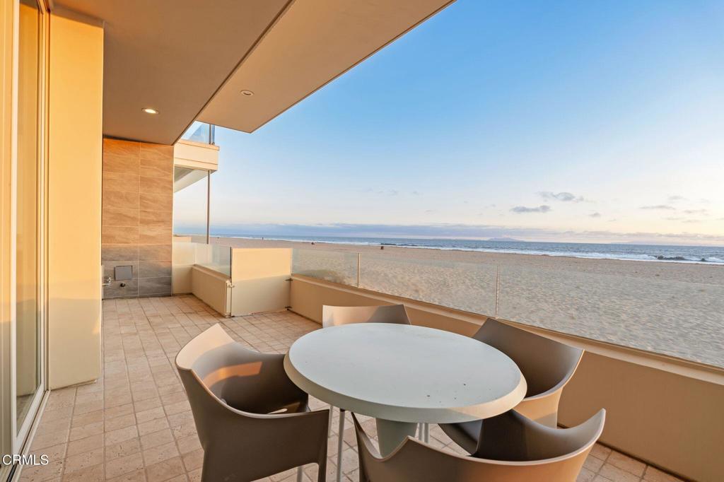 827 Mandalay Beach Rd, Oxnard, CA, 93035, USA, 3 Bedrooms Bedrooms, ,4 BathroomsBathrooms,Residential,Active,827 Mandalay Beach Rd,V1-37091