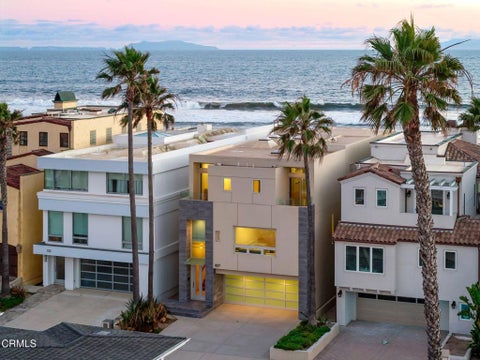 Tiny photo for 827 Mandalay Beach Road, Oxnard, CA 93035 (MLS # V1-37091)