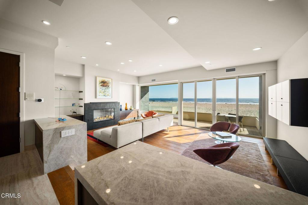827 Mandalay Beach Rd, Oxnard, CA, 93035, USA, 3 Bedrooms Bedrooms, ,4 BathroomsBathrooms,Residential,Active,827 Mandalay Beach Rd,V1-37091