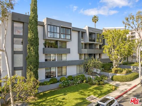 Photo of 1215 N Olive Drive #210, West Hollywood, CA 90069 (MLS # 26669683)