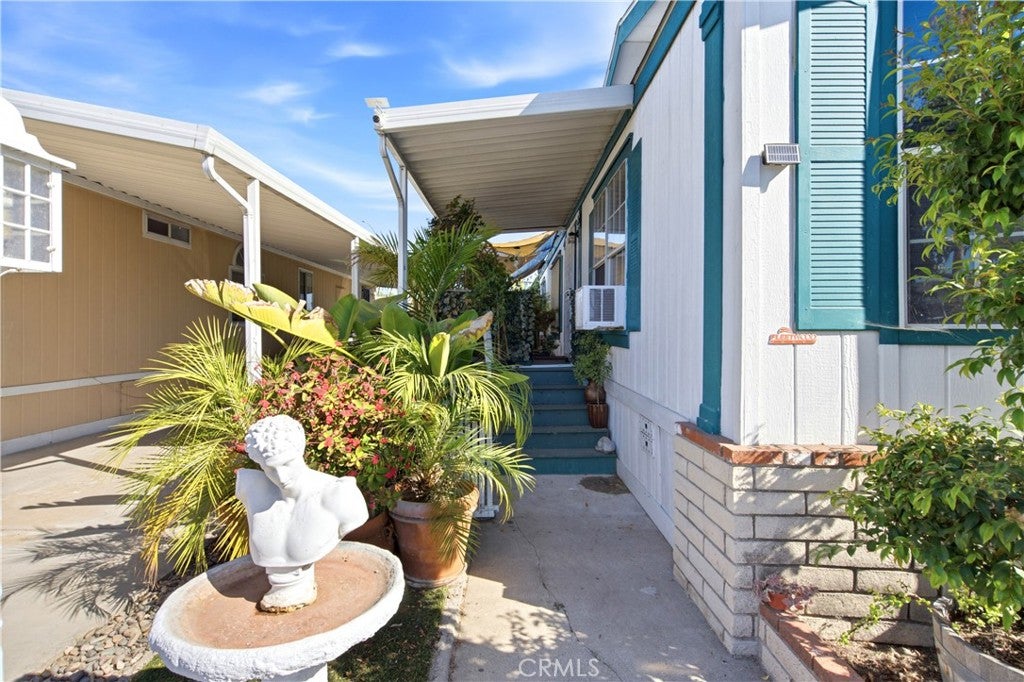1925 E La Veta Avenue 49