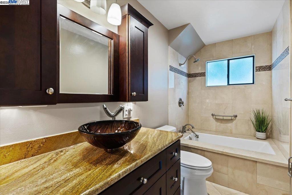 BAYWOOD - Residential