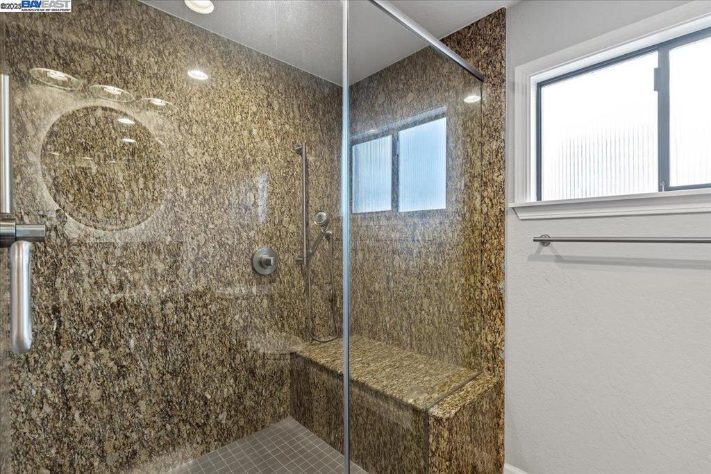 BAYWOOD - Residential