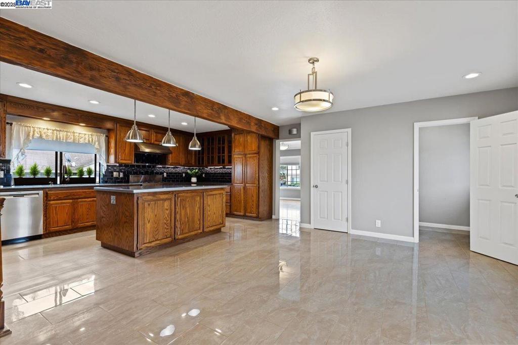 BAYWOOD - Residential