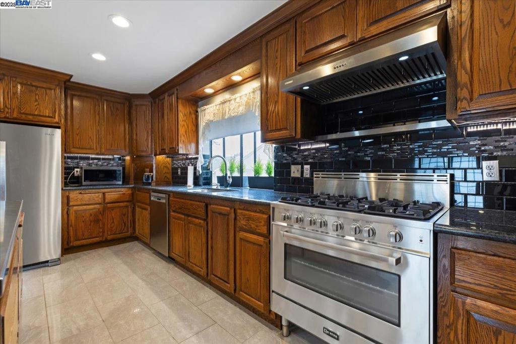 BAYWOOD - Residential