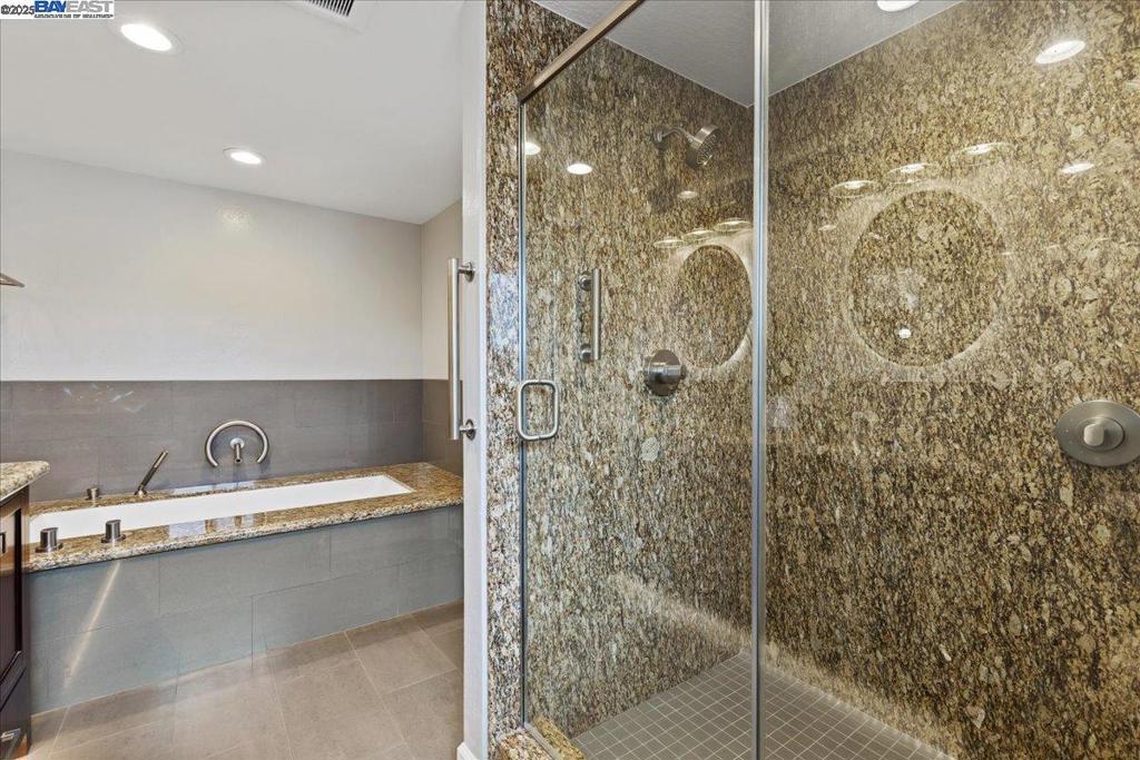 BAYWOOD - Residential