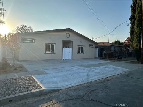 9386 Olive Street Fontana CA 92335