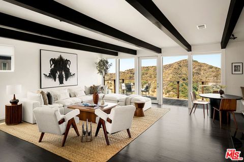 Photo of 2235 Gloaming Way, Beverly Hills, CA 90210 (MLS # 26834087)