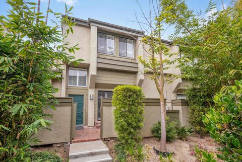 Photo of 3294 Caminito Eastbluff, La Jolla, CA 92037 (MLS # NDP2605244)