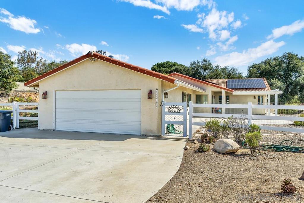15902 Camino De Oro