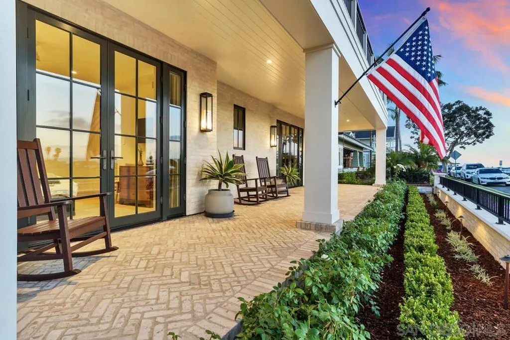 Coronado, California 92118, United States, 3 Bedrooms Bedrooms, ,5 BathroomsBathrooms,Residential,Active,138068