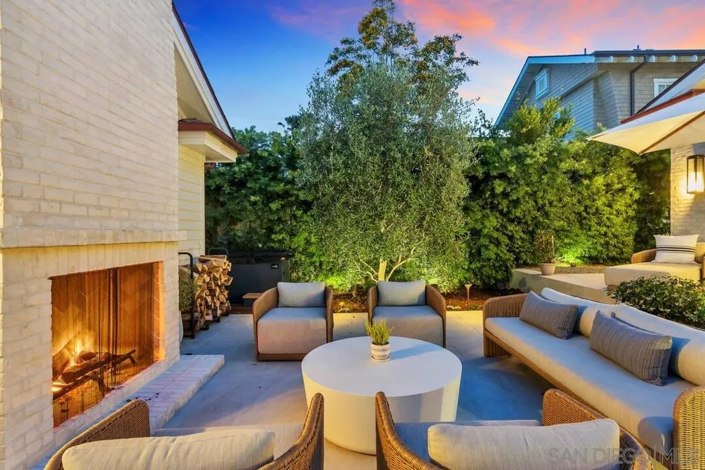 Coronado, California 92118, United States, 3 Bedrooms Bedrooms, ,5 BathroomsBathrooms,Residential,Active,138068