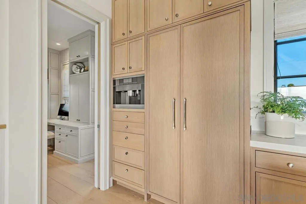 Coronado, California 92118, United States, 3 Bedrooms Bedrooms, ,5 BathroomsBathrooms,Residential,Active,138068