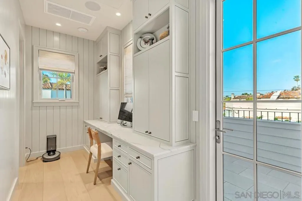 Coronado, California 92118, United States, 3 Bedrooms Bedrooms, ,5 BathroomsBathrooms,Residential,Active,138068