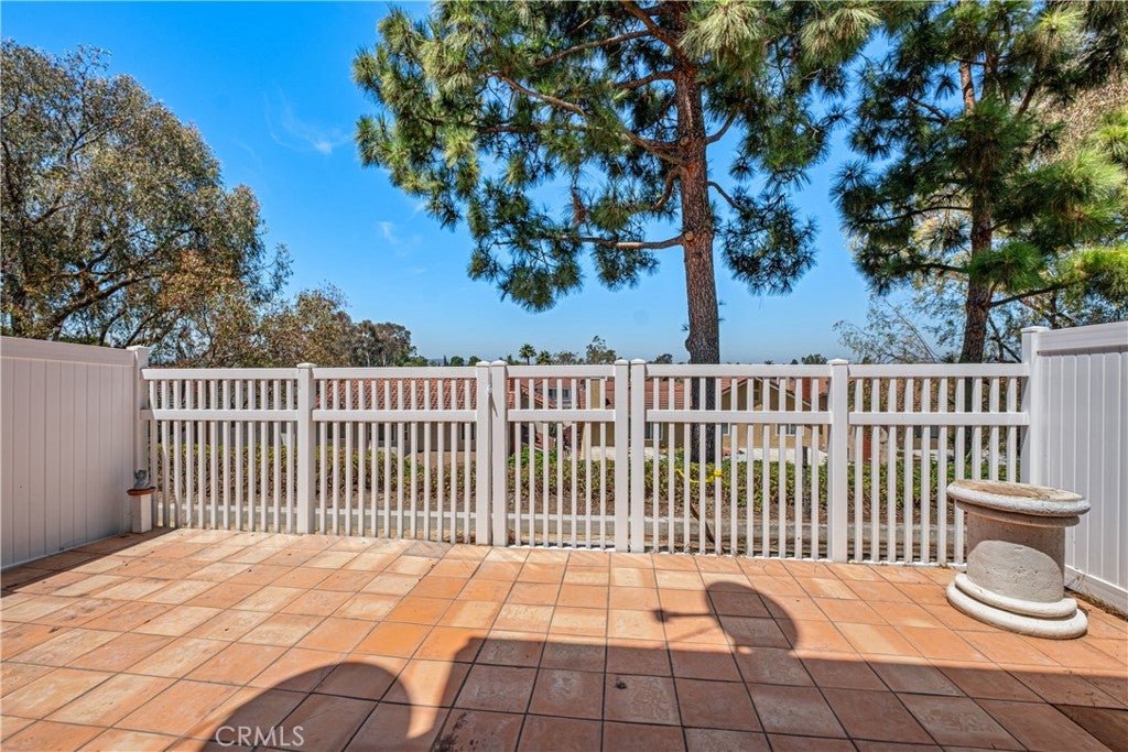 21211 Serra Vista