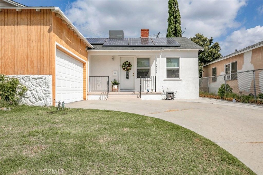 Photo of 15229 Burton ST St, Van Nuys, CA 91402 (MLS # GD25216486)