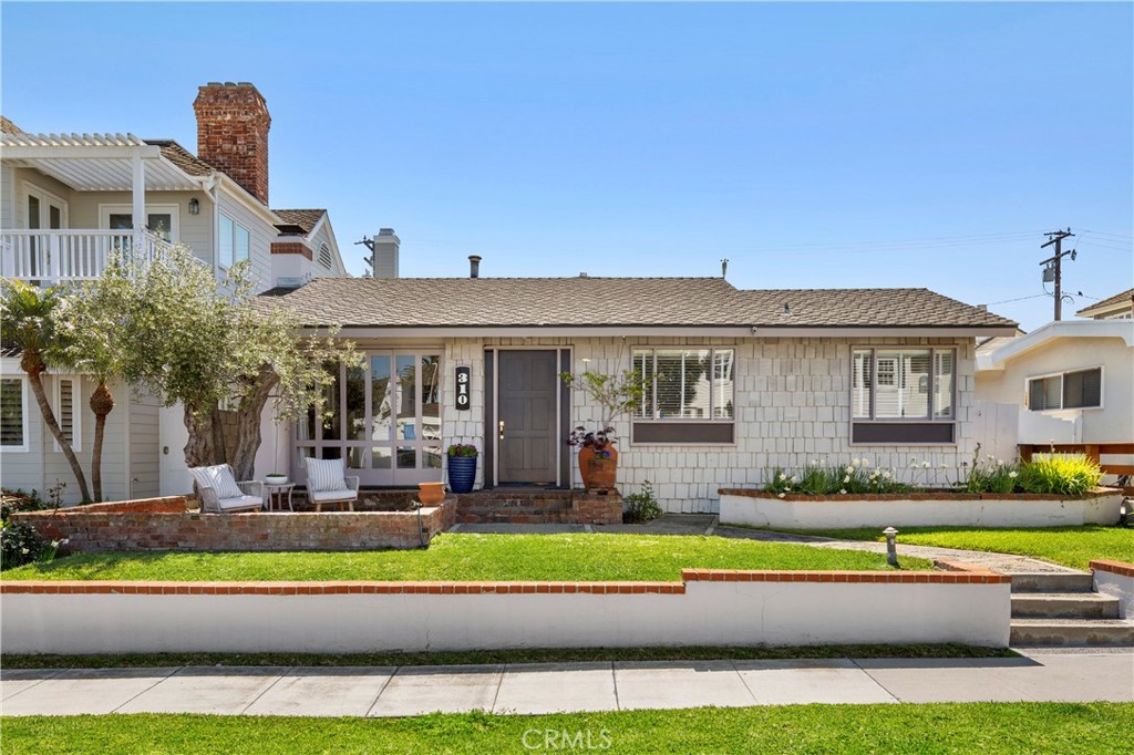 Corona del Mar South of PCH (CDMS) - Residential