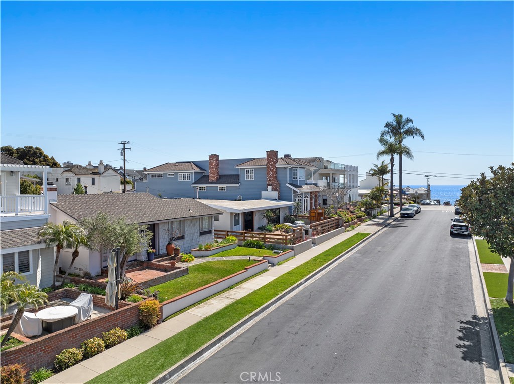Corona del Mar South of PCH (CDMS) - Residential
