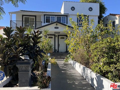 Photo of 1457 S Holt Avenue, Los Angeles, CA 90035 (MLS # 26648417)