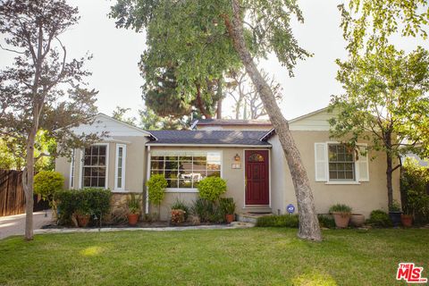 Photo of 4519 VAN NOORD Avenue, Studio City, CA 91604 (MLS # 26638071)