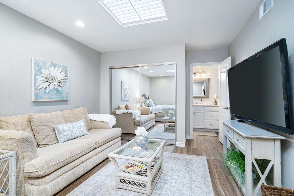 Rancho Las Palmas C. - Residential Lease