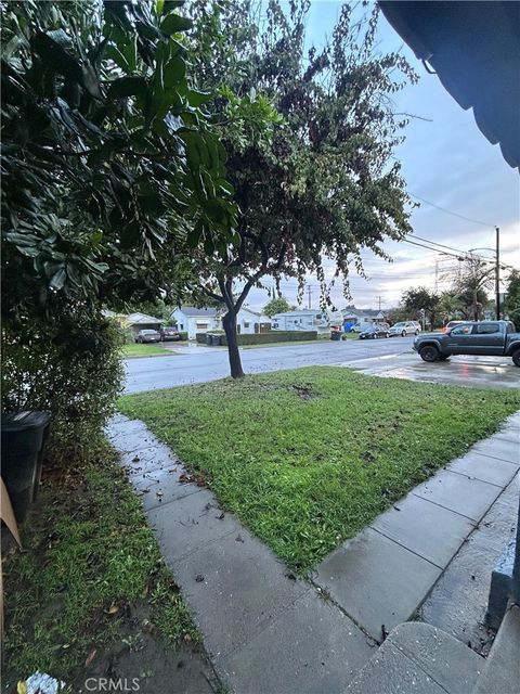 Photo of 8702 Belmont st St, Bellflower, CA 90706 (MLS # DW25261524)