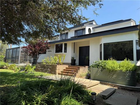 Photo of 1931 Warmlands Avenue, Vista, CA 92084 (MLS # SR26155502)