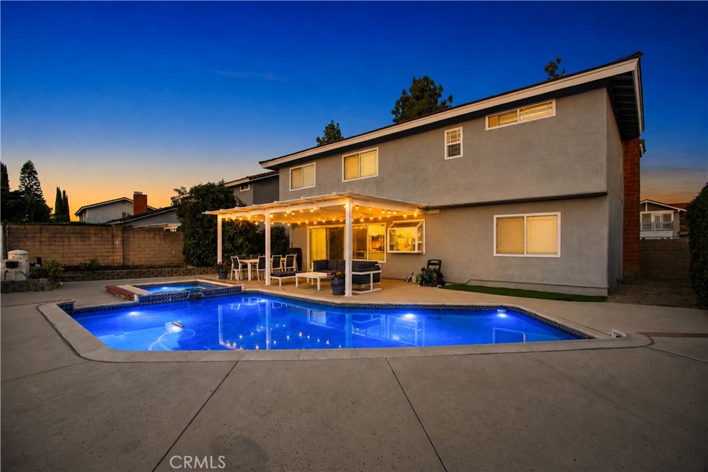 1754 Leaning Pine