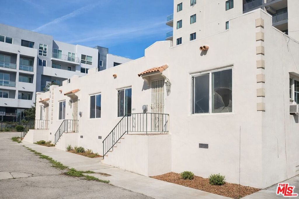 1028 S Serrano Avenue