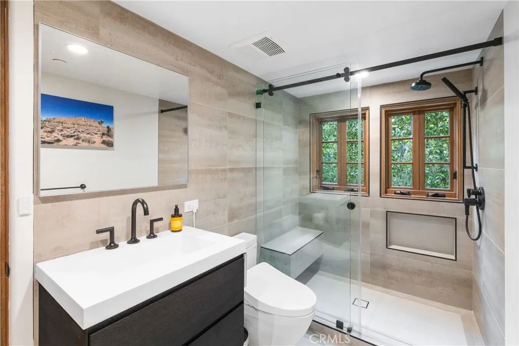 Los Angeles, California 90046, United States, 4 Bedrooms Bedrooms, ,4 BathroomsBathrooms,Residential,Active,147176