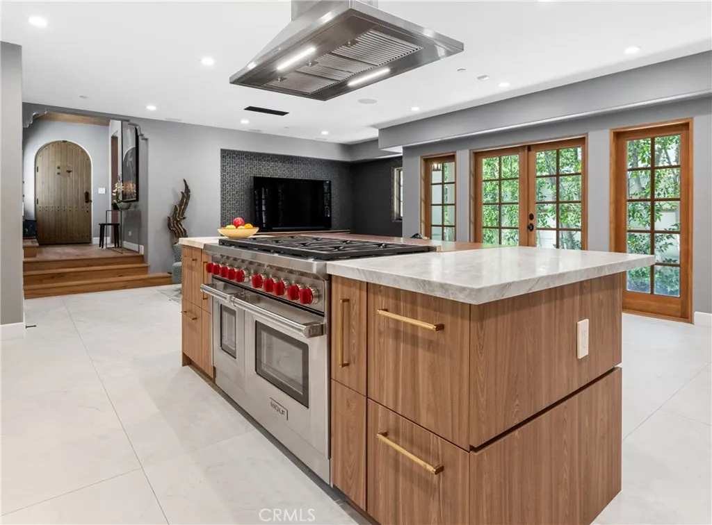 Los Angeles, California 90046, United States, 4 Bedrooms Bedrooms, ,4 BathroomsBathrooms,Residential,Active,147176