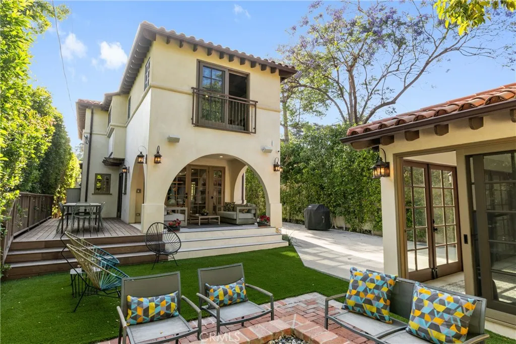 Los Angeles, California 90046, United States, 4 Bedrooms Bedrooms, ,4 BathroomsBathrooms,Residential,Active,147176