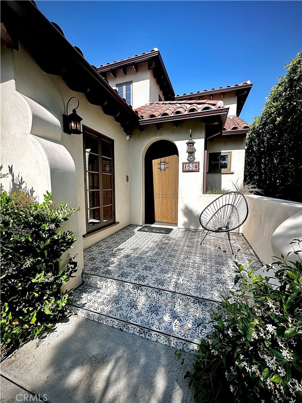 Photo of 1538 N Stanley Avenue, Los Angeles, CA 90046 (MLS # SR25113092)