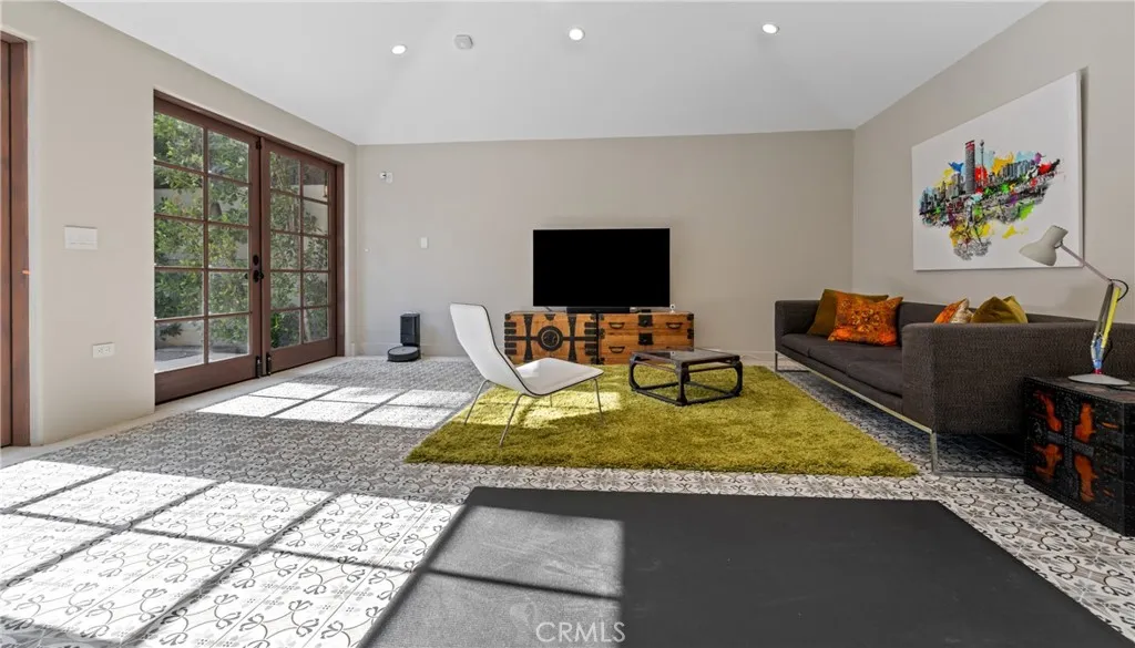 Los Angeles, California 90046, United States, 4 Bedrooms Bedrooms, ,4 BathroomsBathrooms,Residential,Active,147176