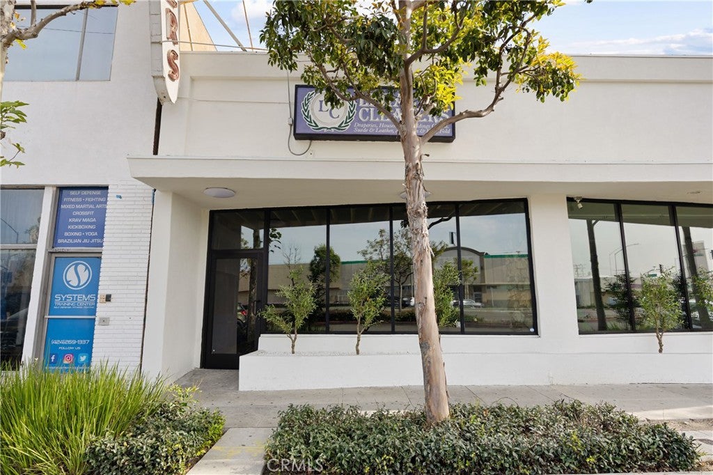 13048 Hawthorne
