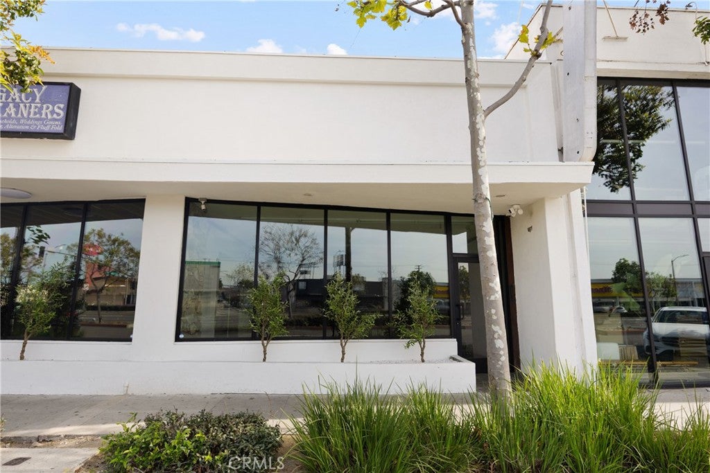 13048 Hawthorne