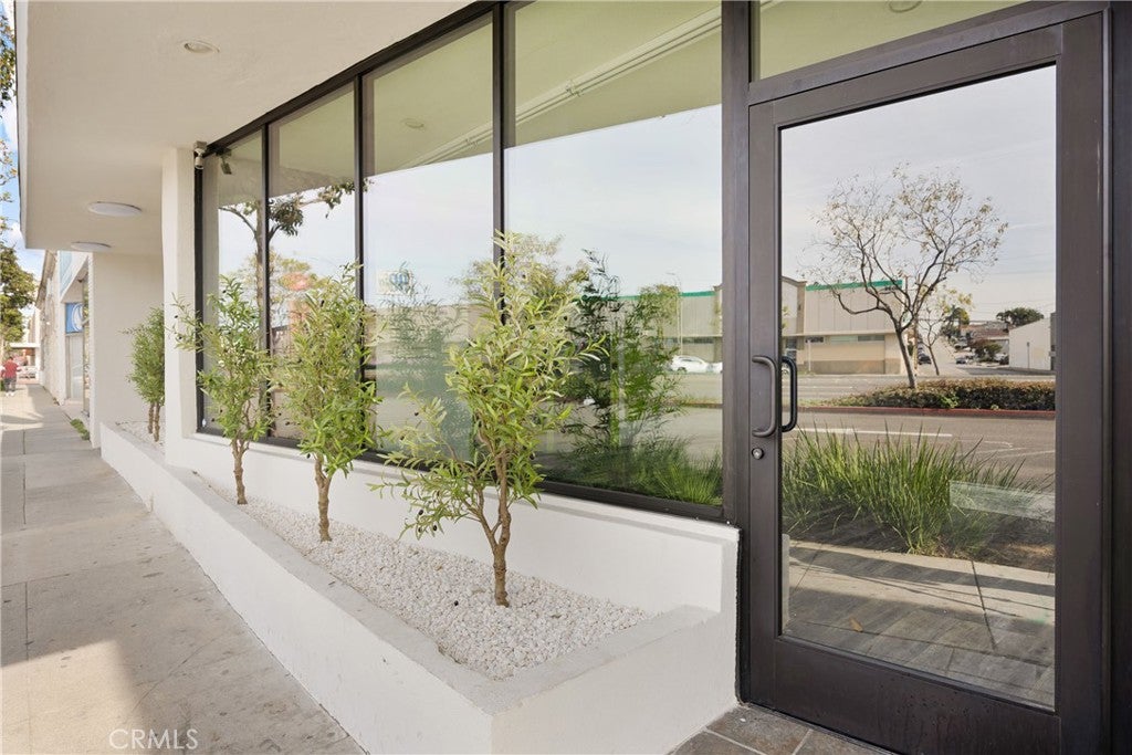 13048 Hawthorne